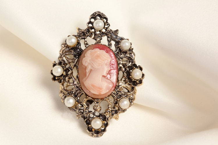 A Comprehensive Guide To Choosing Vintage Jewelry, Antique Jewelry