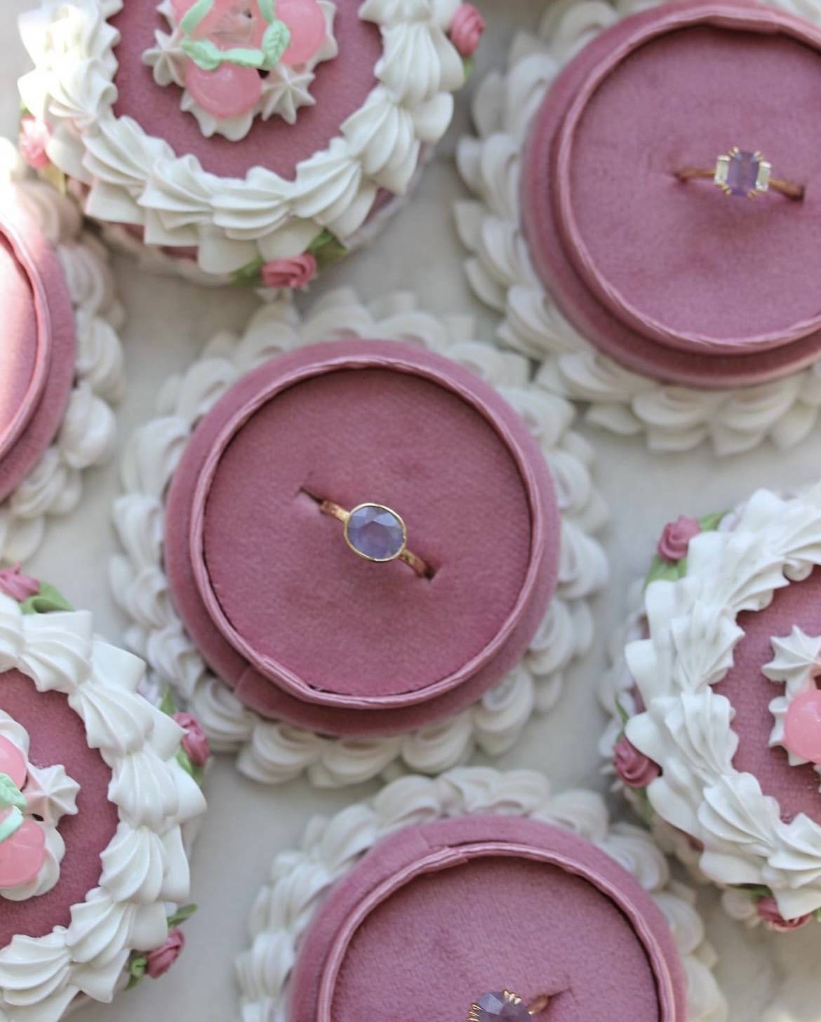 pastry plug custom cake ring boxes for gem breakfast