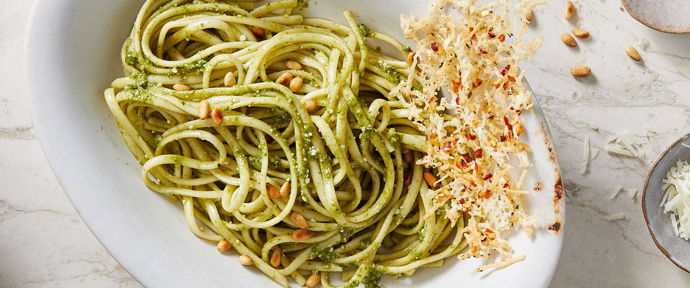 Linguine with pesto