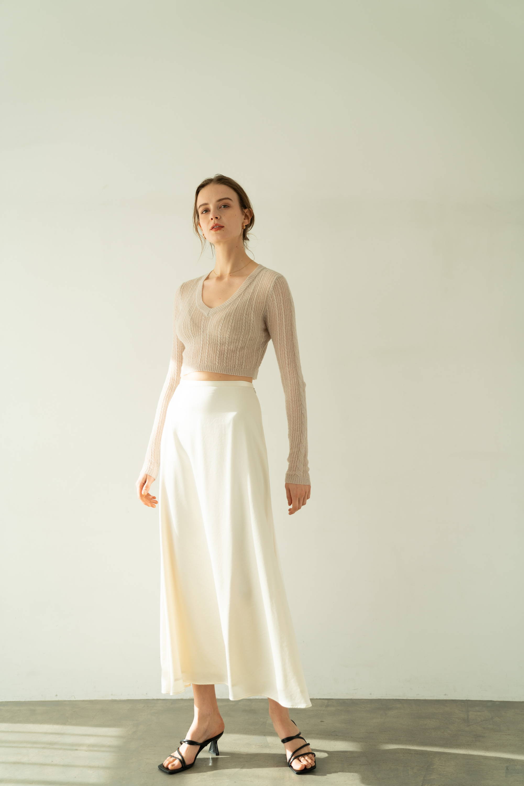 SILKY SATIN NARROW SKIRT – LIBJOIE