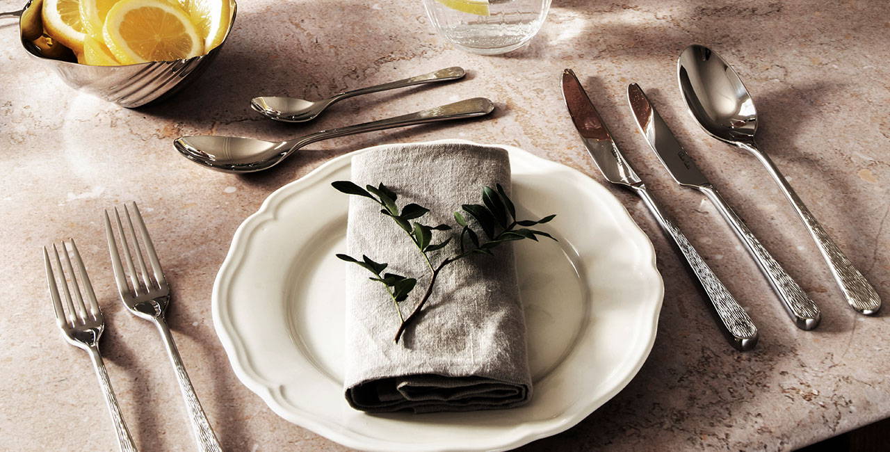 How To Set A Table Place Setting, How To Set A Table For Dinner Napkin Placement