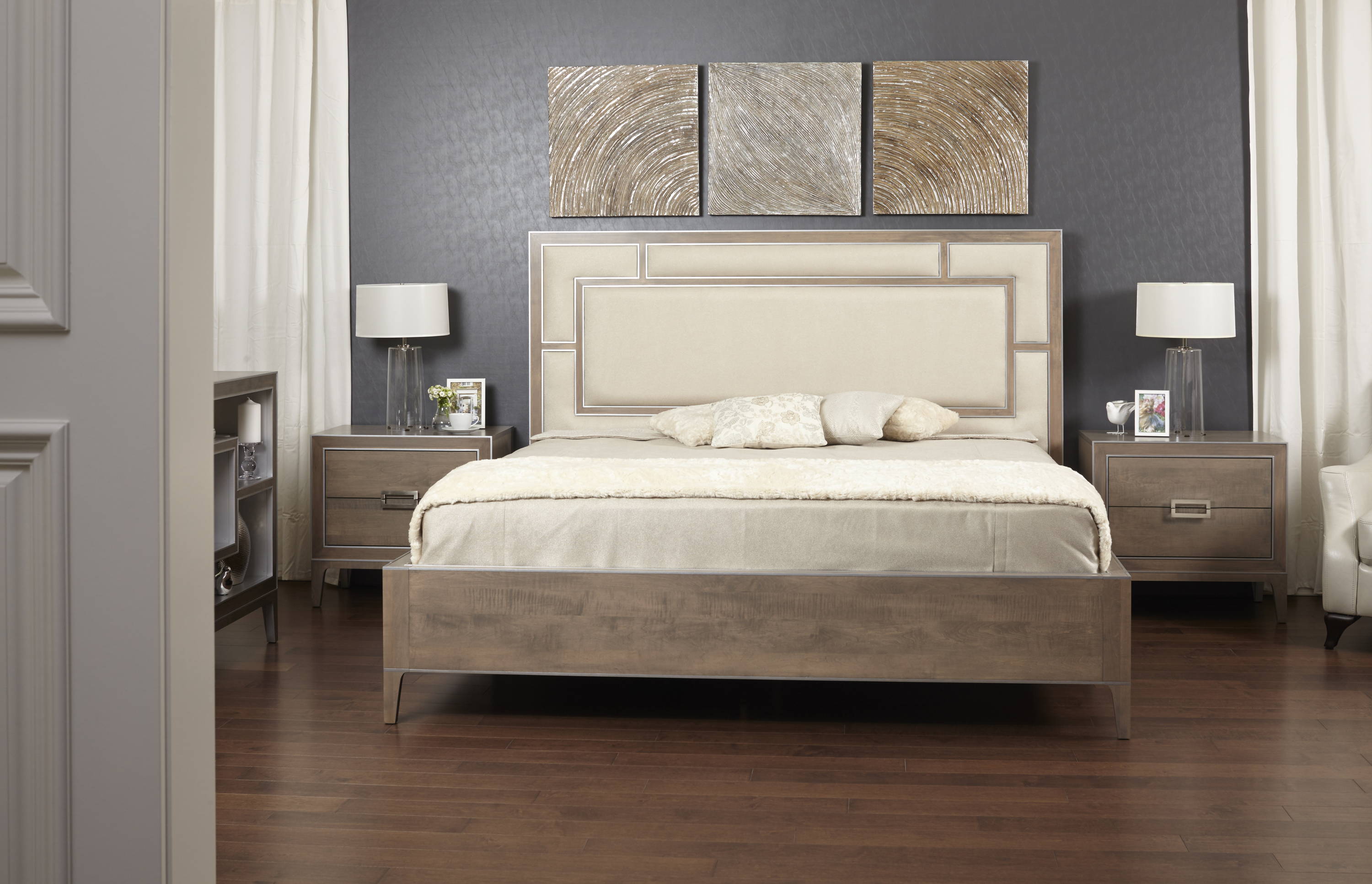 TH Solid wood Luxe bedroom set in light wood with upholstered headboard