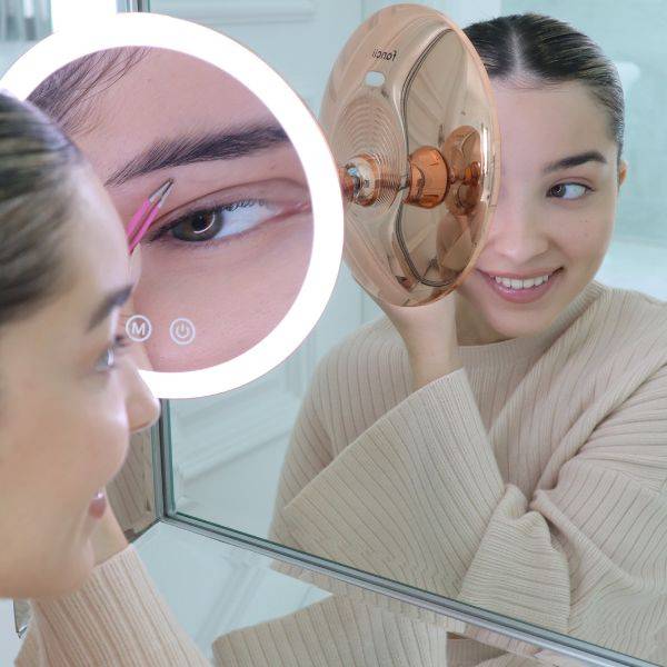 magnifying mirror - beauty routine