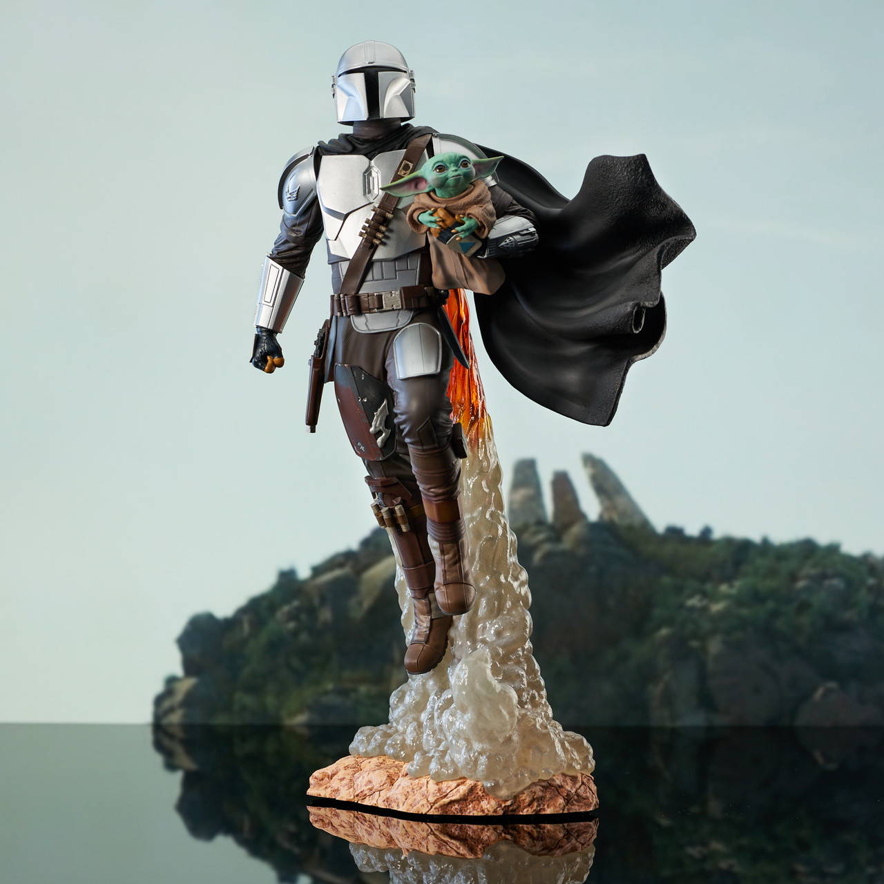 Star Wars: The Mandalorian™ - The Mandalorian & Child™ Milestones Statue