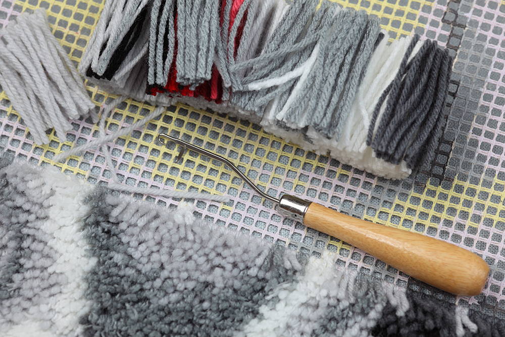 Trimits Latch Hook Wool Yarn 400 strands 3ply Use on 5hpi canvas 