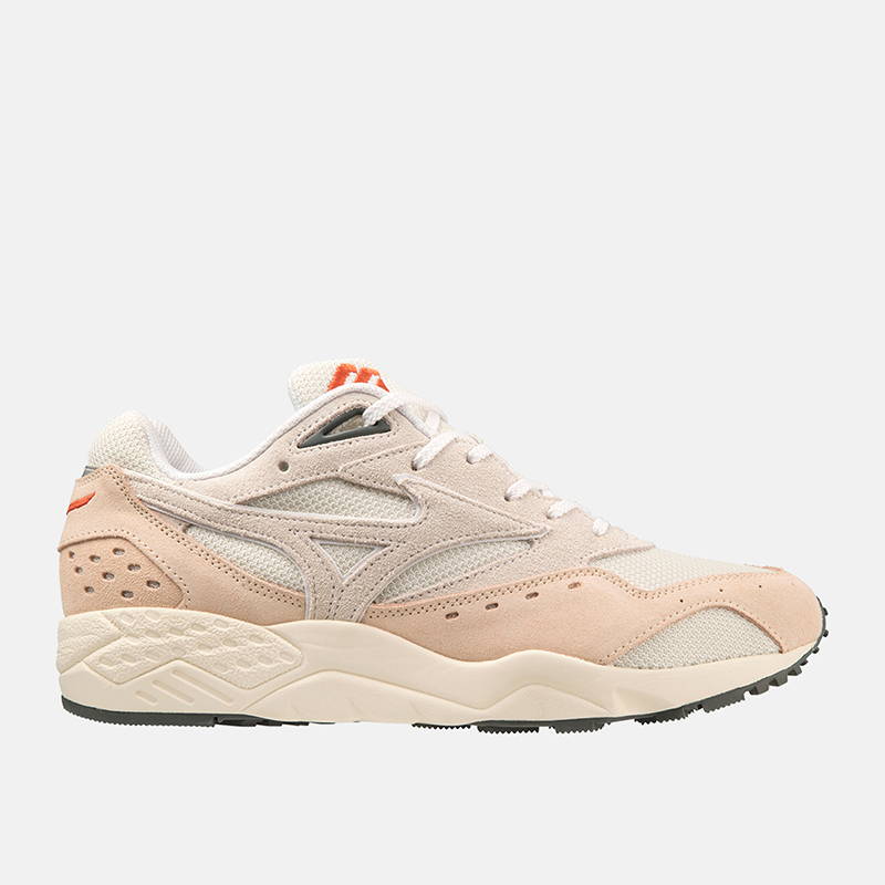 A product image of the Mizuno Contender in Summer Sand.