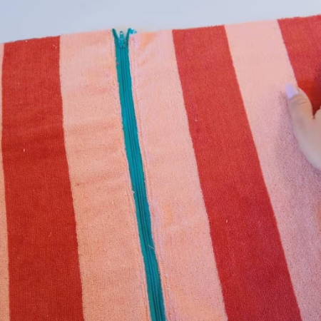 zipper in between the two panel pieces
