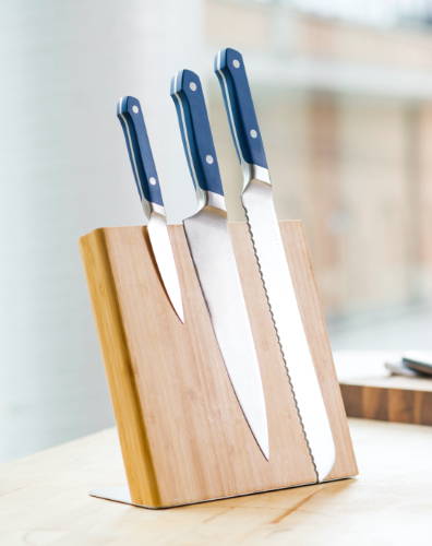 We carefully curated the Misen Essentials Knife Set to ensure that you have every knife you need, at an affordable price.