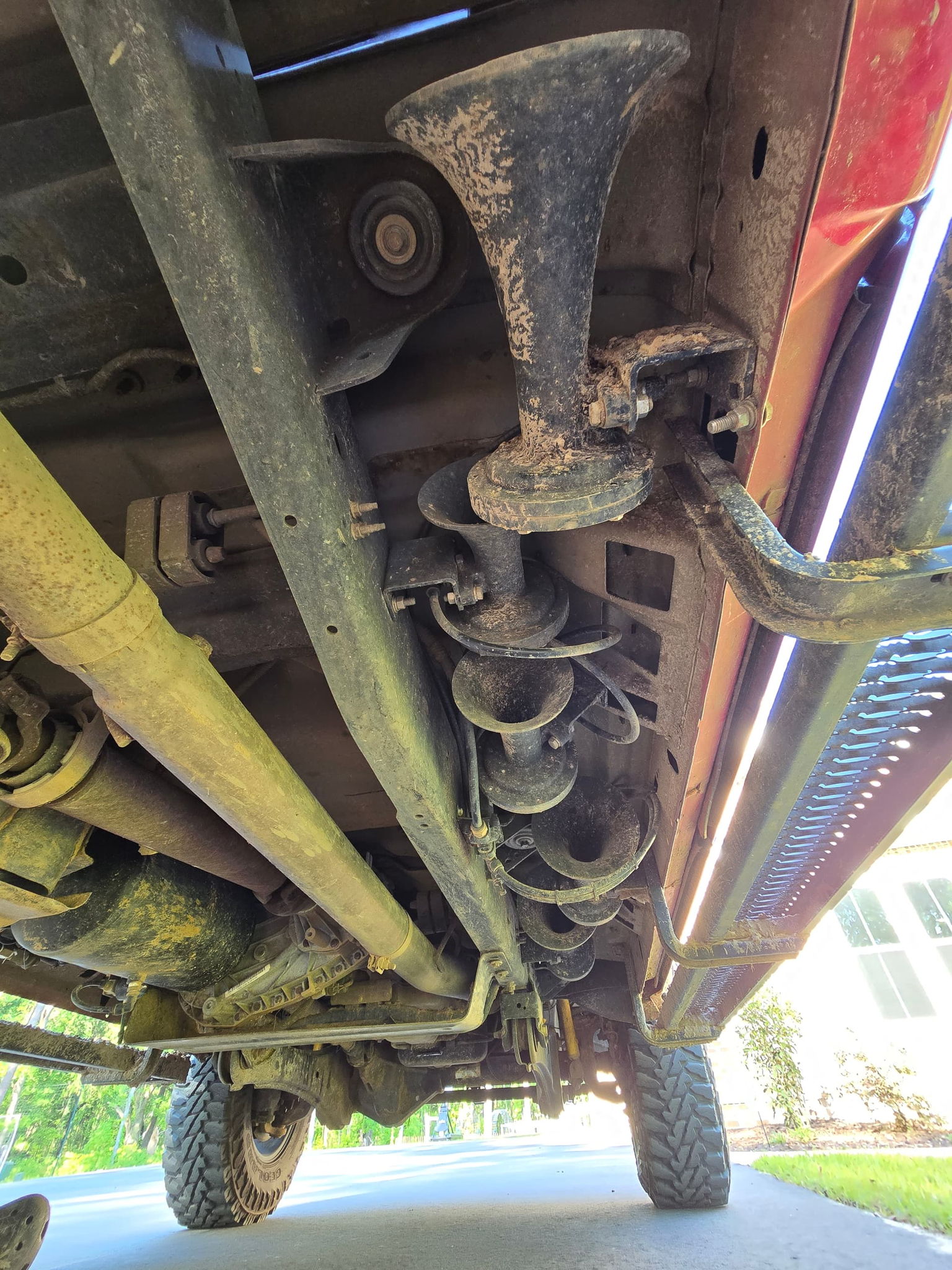 Scott's 2008 Ford F350 Train Horn Install