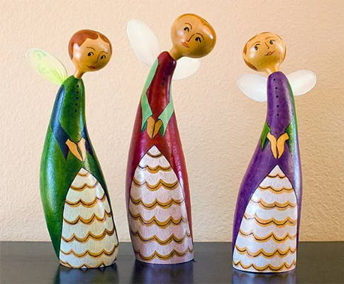 A lovely group of gourd angels made by. Mary-Ella Bowles. She couldn't help but call them Gourdian Angels! Thank you, Mary-Ella, for sharing your art with us on Facebook!