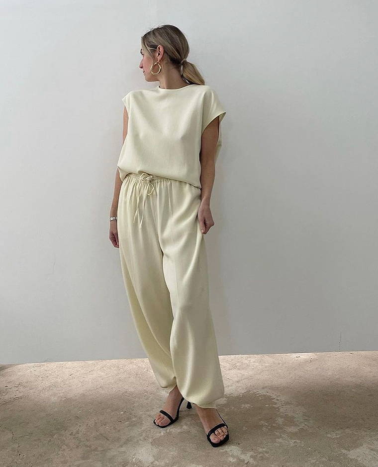 Viscose crepe top and papyrus viscose crepe trousers