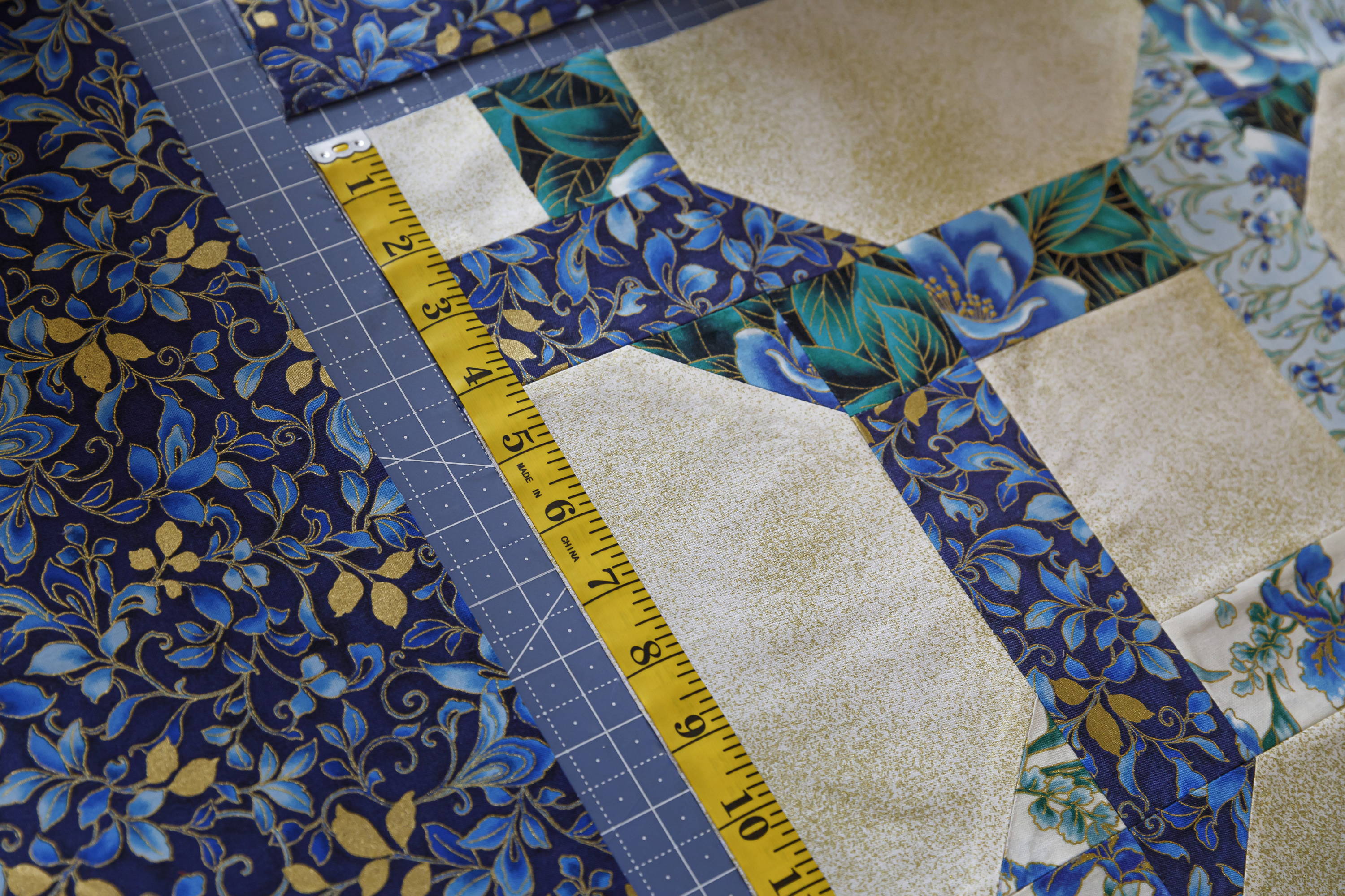 Tips for quilting with wide backing measuring quilt top