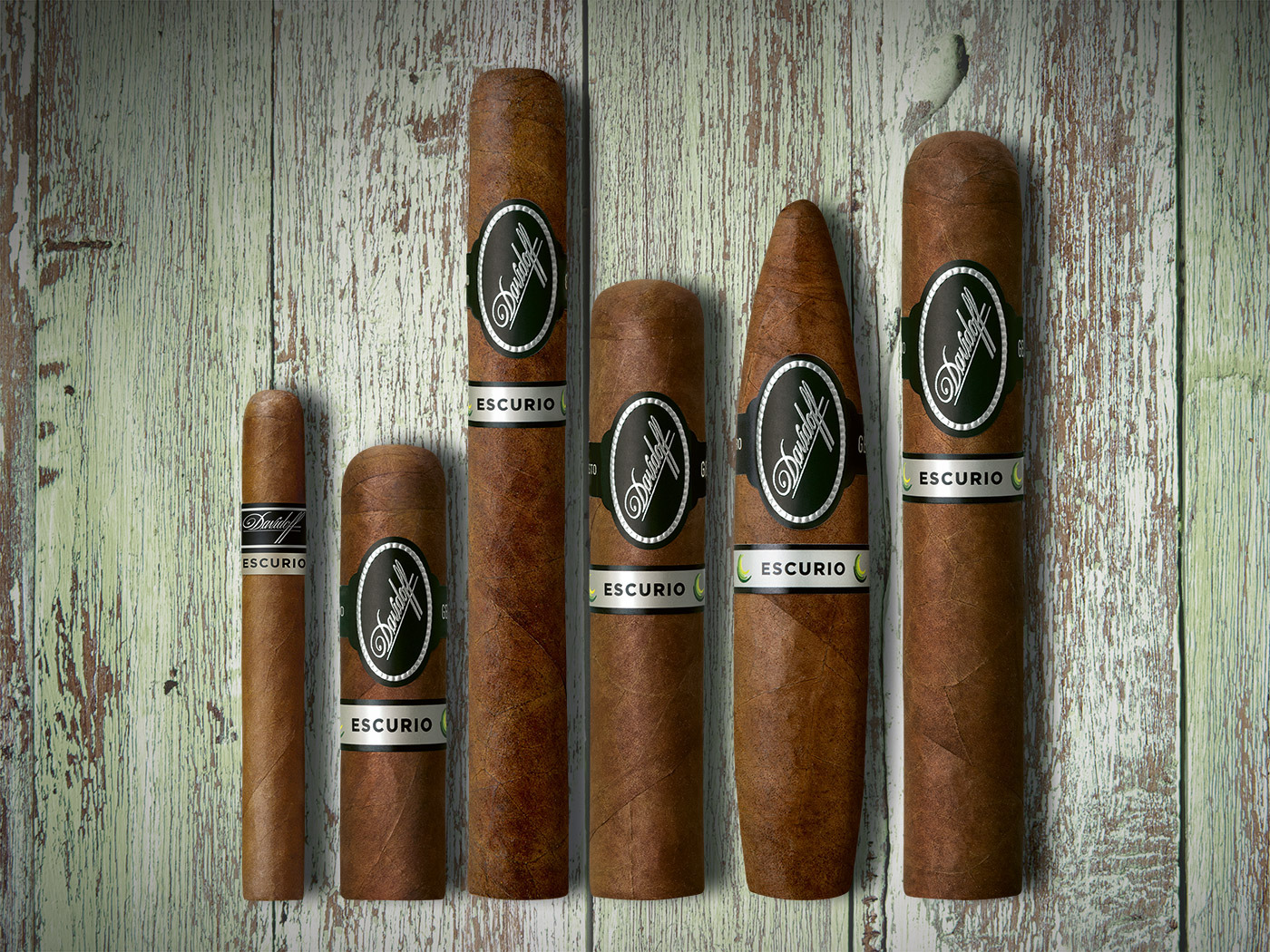Line-up of the Davidoff Escurio line with all formats.