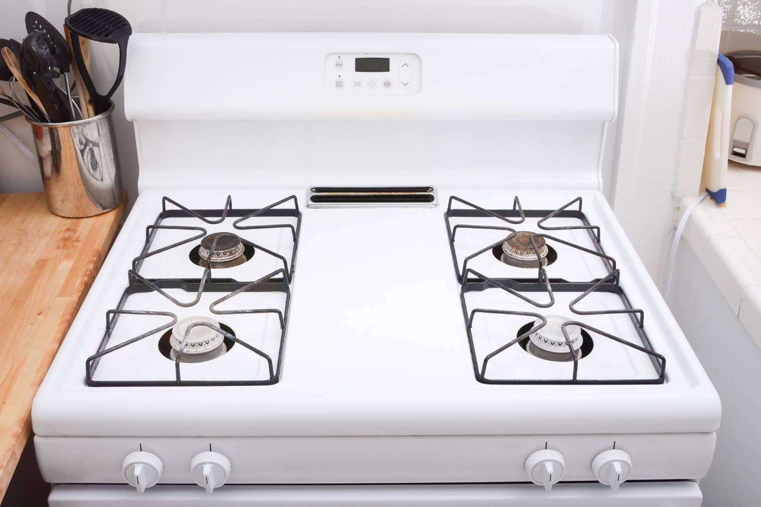 How to Clean Your Stovetop and Oven