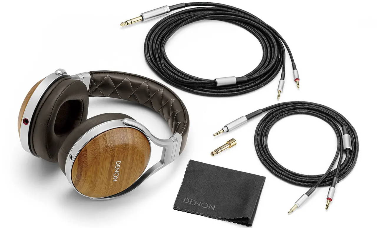 Denon AH-D9200 Headphones Contents