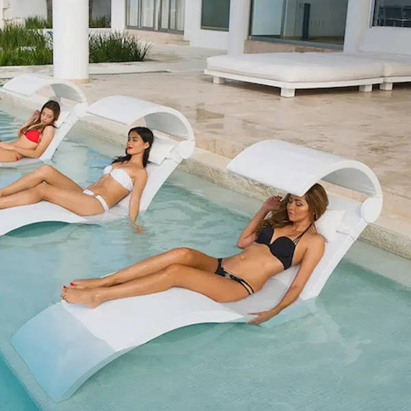 Signature Chaise Deep Lounger from Boxhill with Media shade on Pool Tanning Ledge