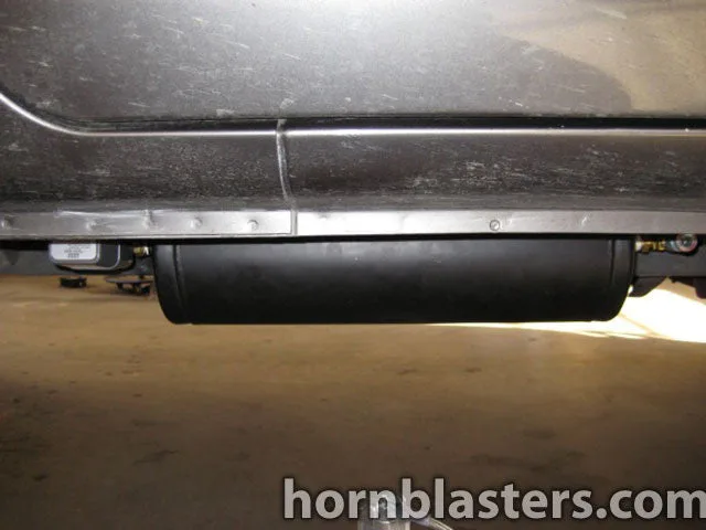 Mounted compressor or tank detail on Richard's Ram 1500 photo 9