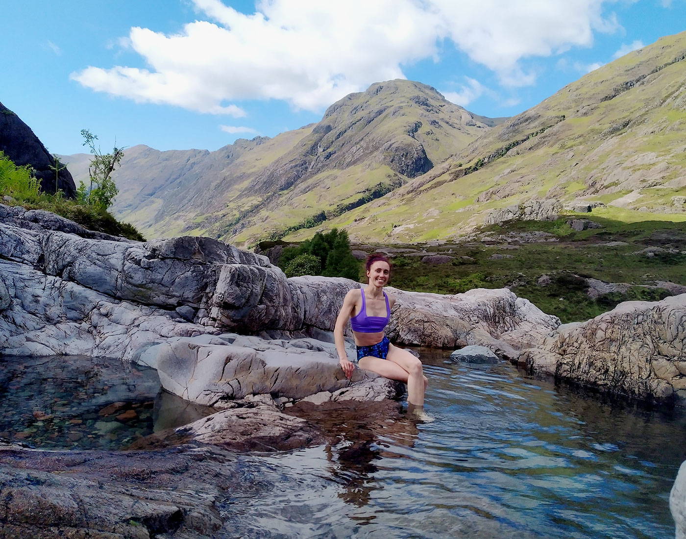 3RD ROCK Ambassador Holly Rees showing off an amazing wild swimming spot in tthe UK.