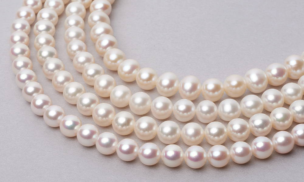 A-AAA Quality Pearl Necklaces Close-Up