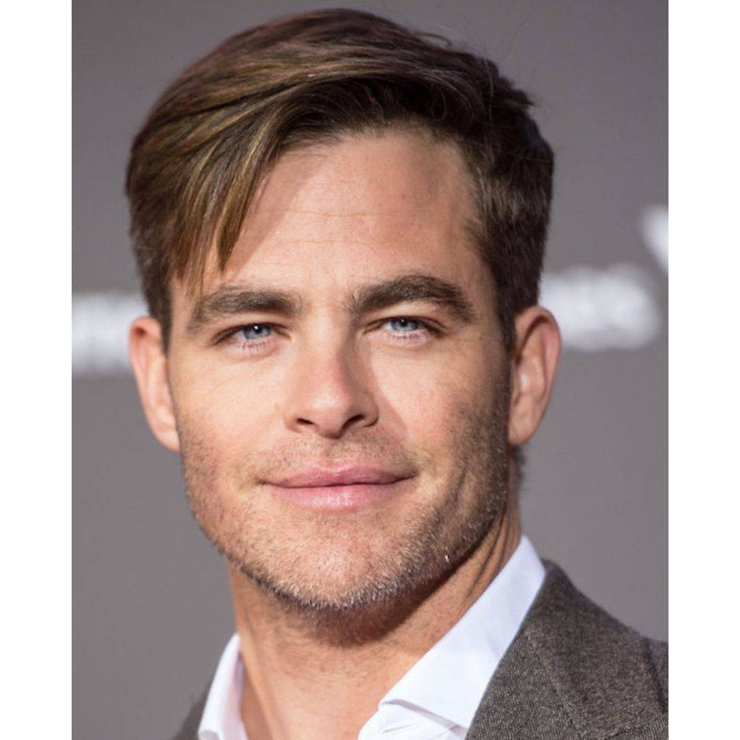 Celebrity with oval face shape , Chris Pine