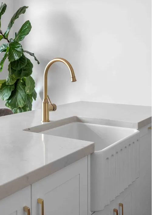Turner Hastings Novi 50 x 46 Fine Fireclay Gloss White Butler Sink