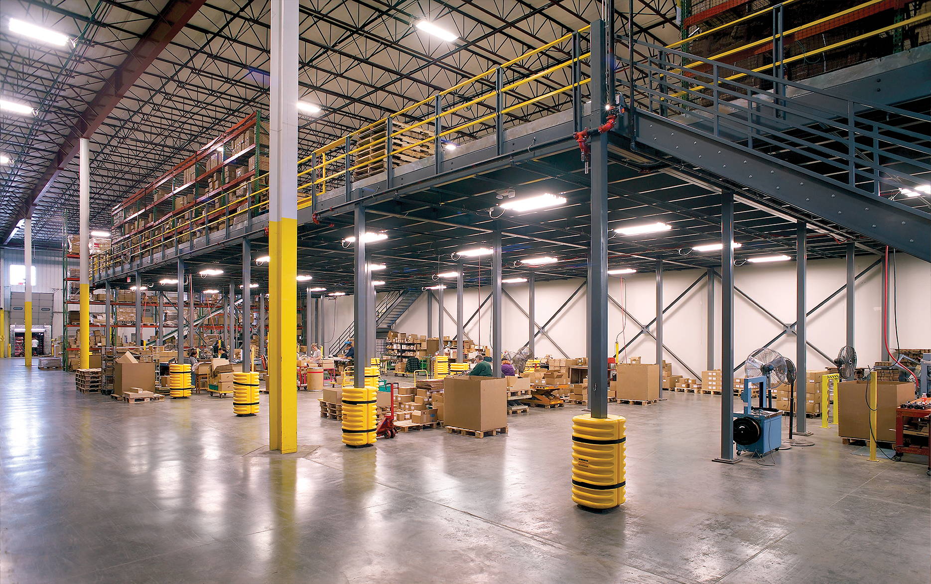 Large warehouse mezzanine