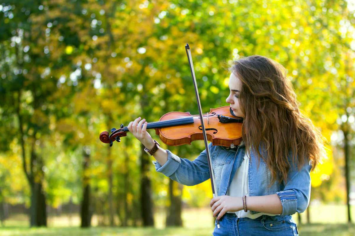 Girl playing violin | How To Increase Neurogenesis | cognitive decline