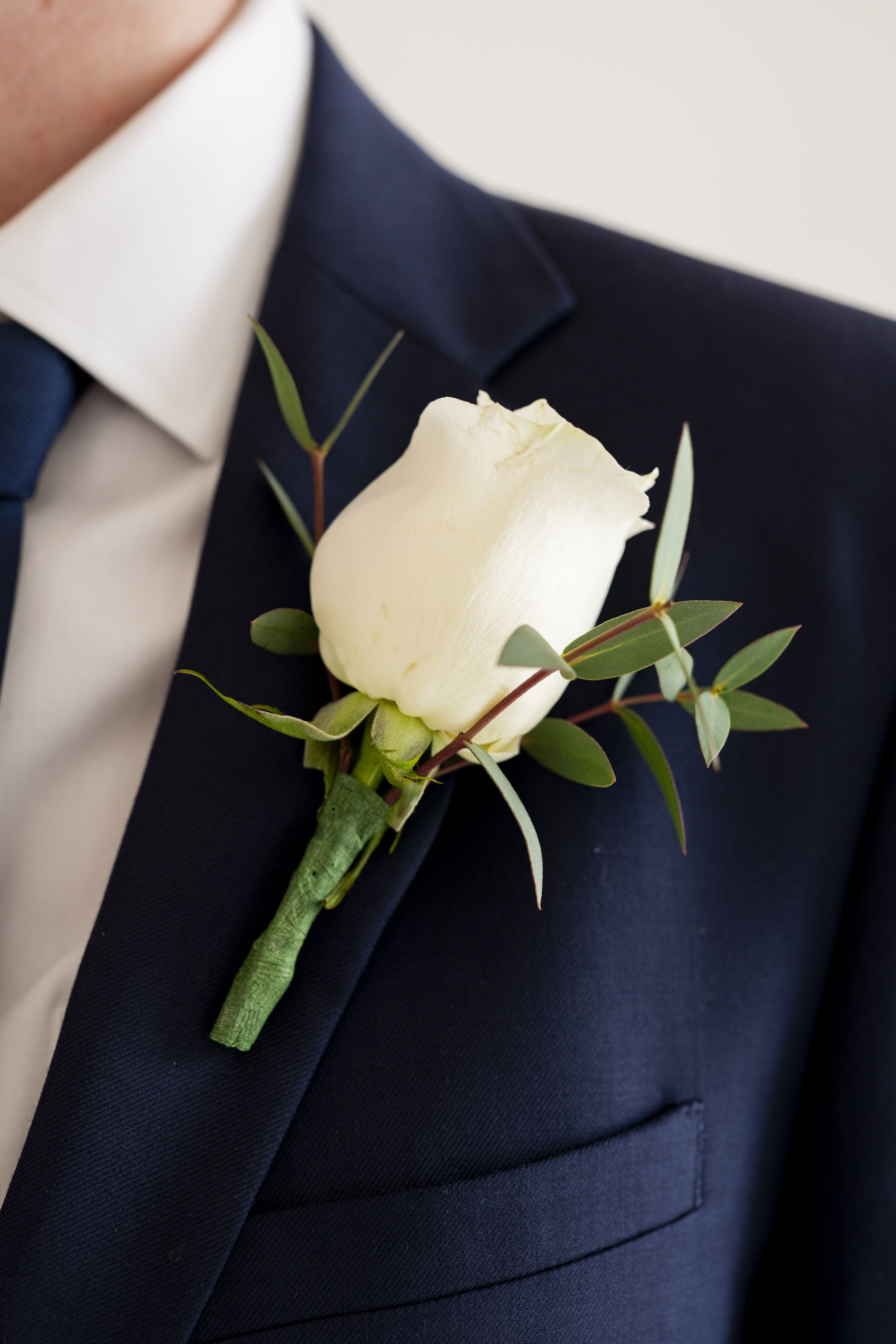 cream premade boutonniere