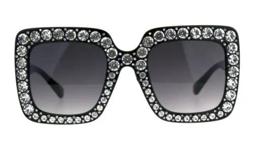 Sunglasses with diamond stones necrusted inside the frame