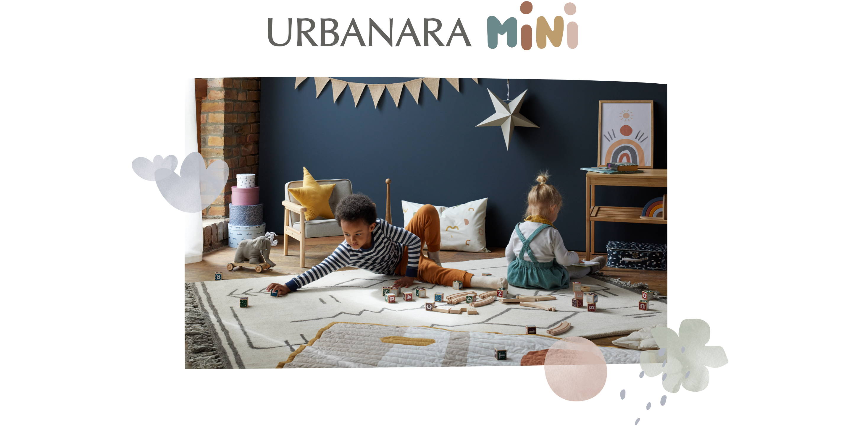 Spielende Kinder mit den Textilien von URBANARA Mini