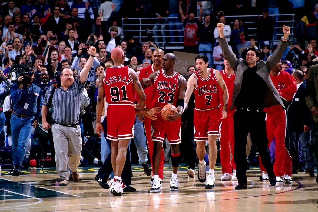 Vintage Chicago Bulls 72 Wins 1996 T-Shirt NBA Basketball Pippen