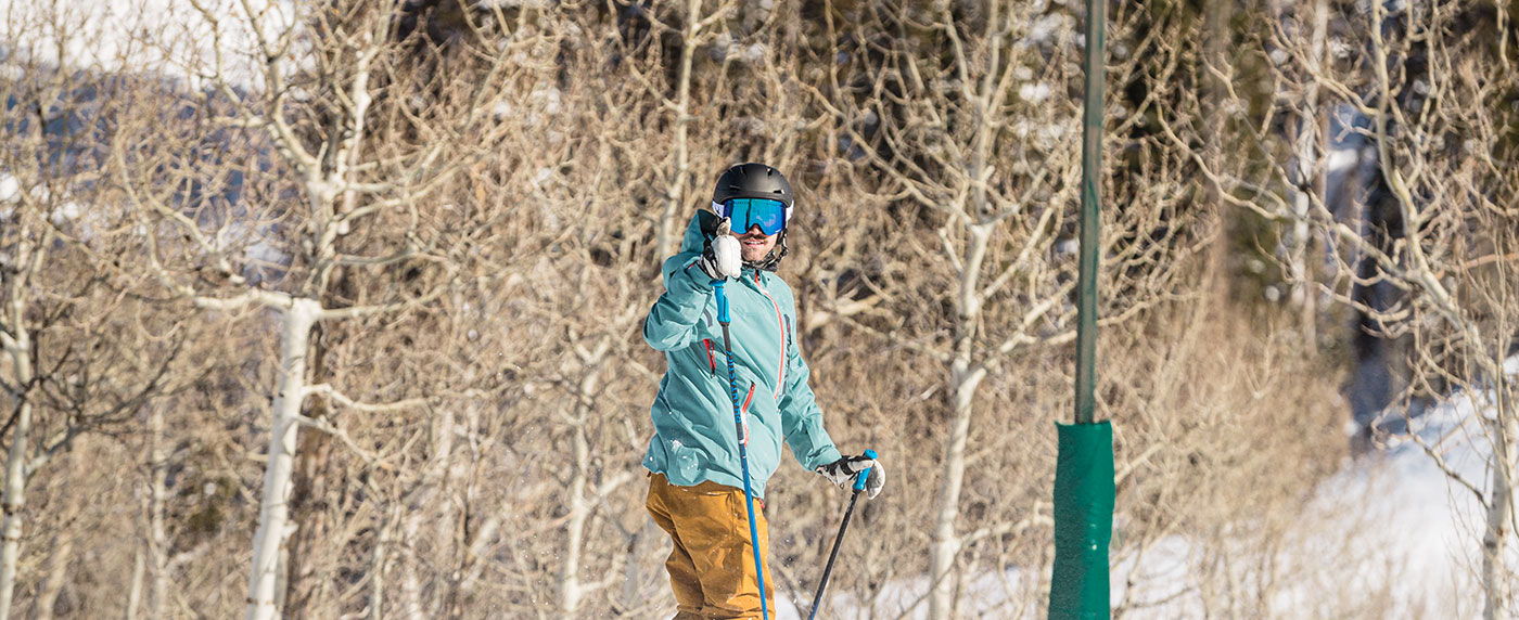 What ski or snow clothing to rent or buy