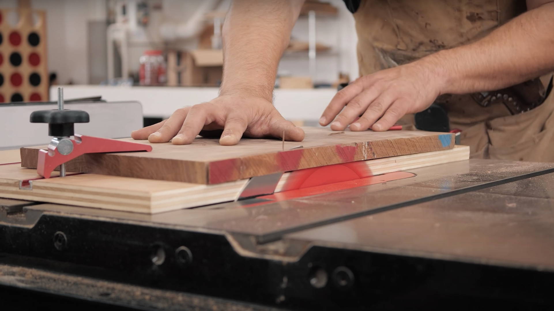 Edge jointing jig for table saw
