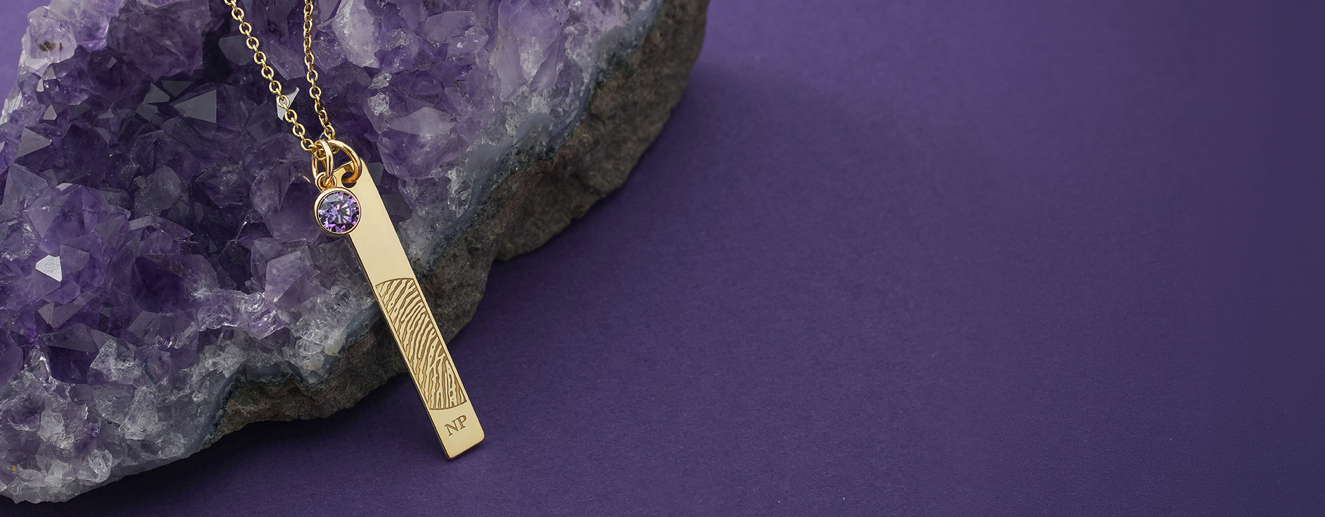yellow gold vertical bar pendant