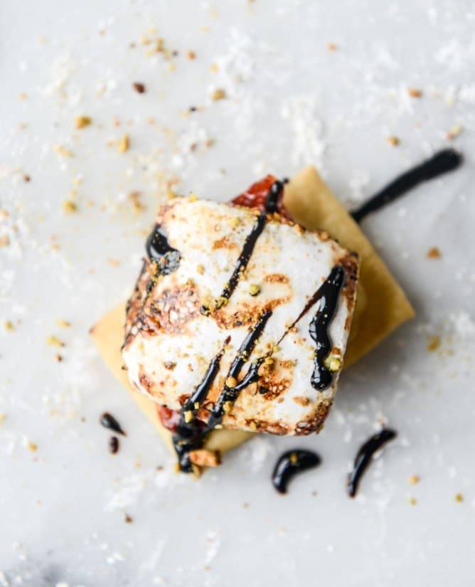 S'mores with pistachio marshmallows recipe