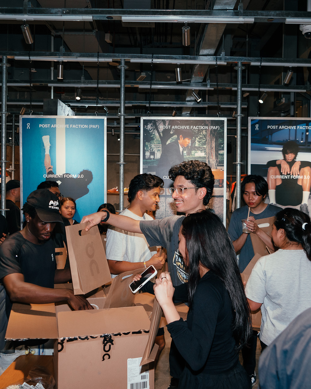 On branded gifts for FRAME RUN CLUB participants