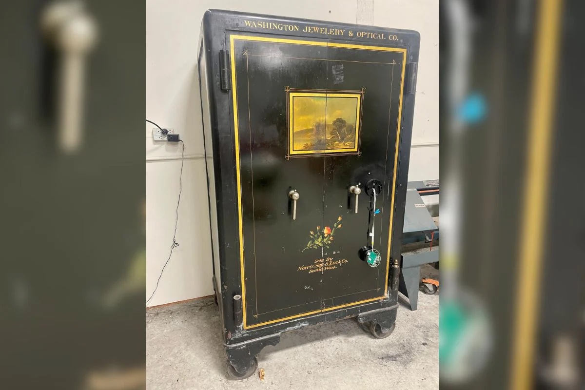 Opening a Booby-Trapped Safe