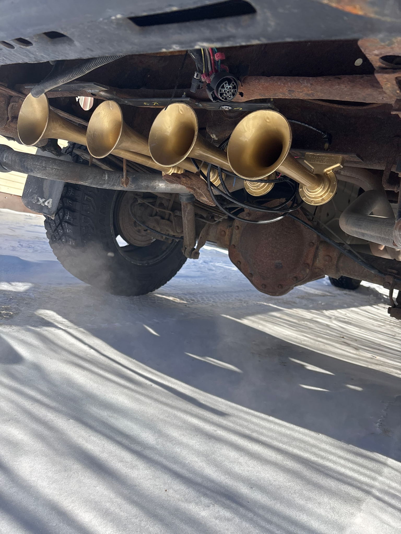 James' 2001 Chevy Silverado 2500HD Train Horn Install