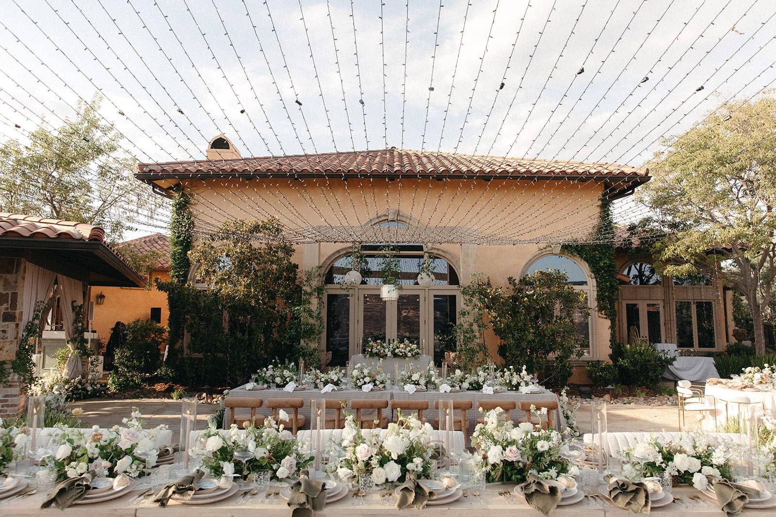 Table layout at wedding ceremony