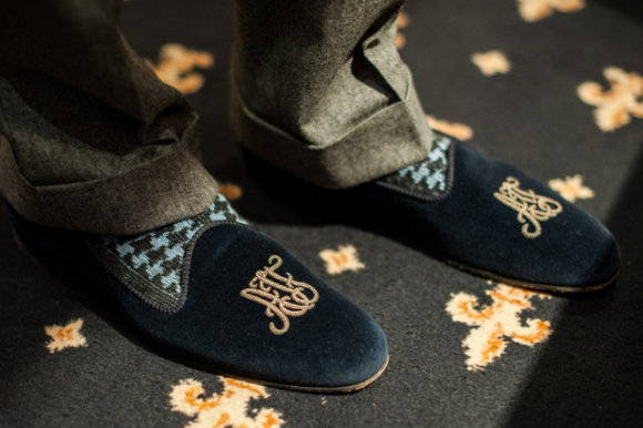 custom-velvet-slippers