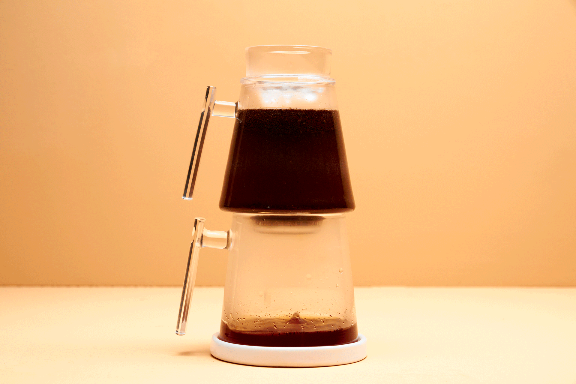 Brewed coffee in the Pure Over carafe