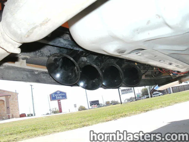 Air system or compressor detail for Conductor's Special 228H on 1996 Lincoln Town Car HornBlasters gallery photo 4