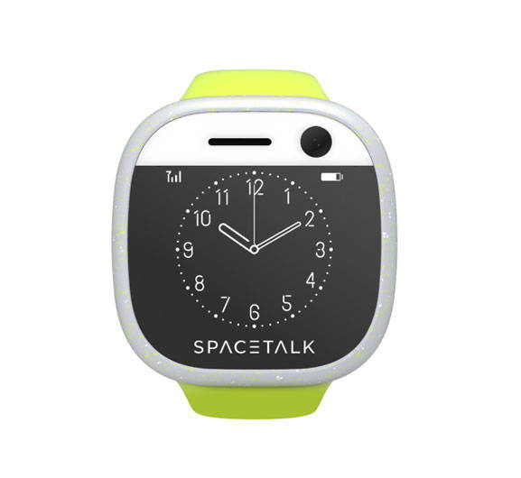 Spacetalk Adventurer watch with analogue clock display screen