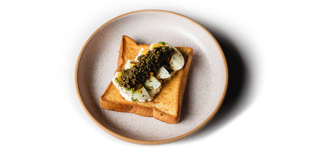 Caviar on sandwich