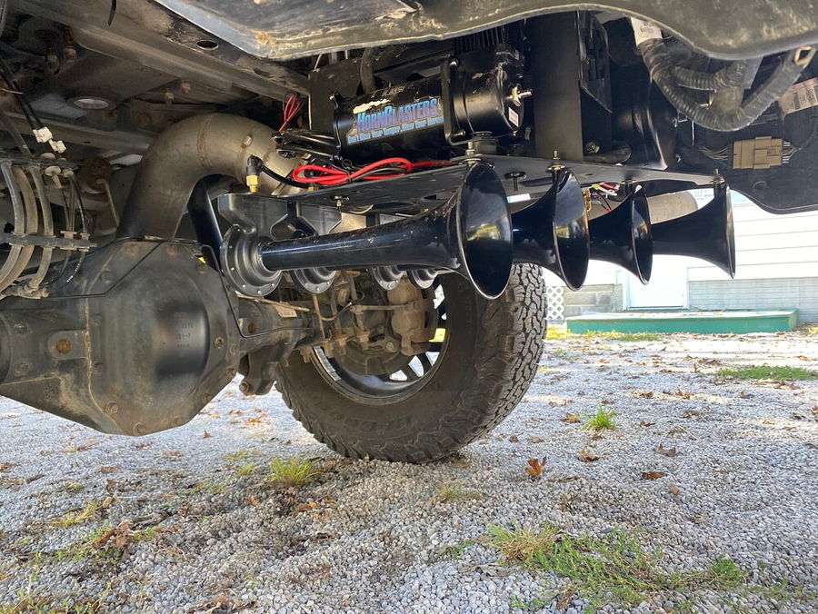 2017 Ford F350 XLT CS232 spare tire delete train horn