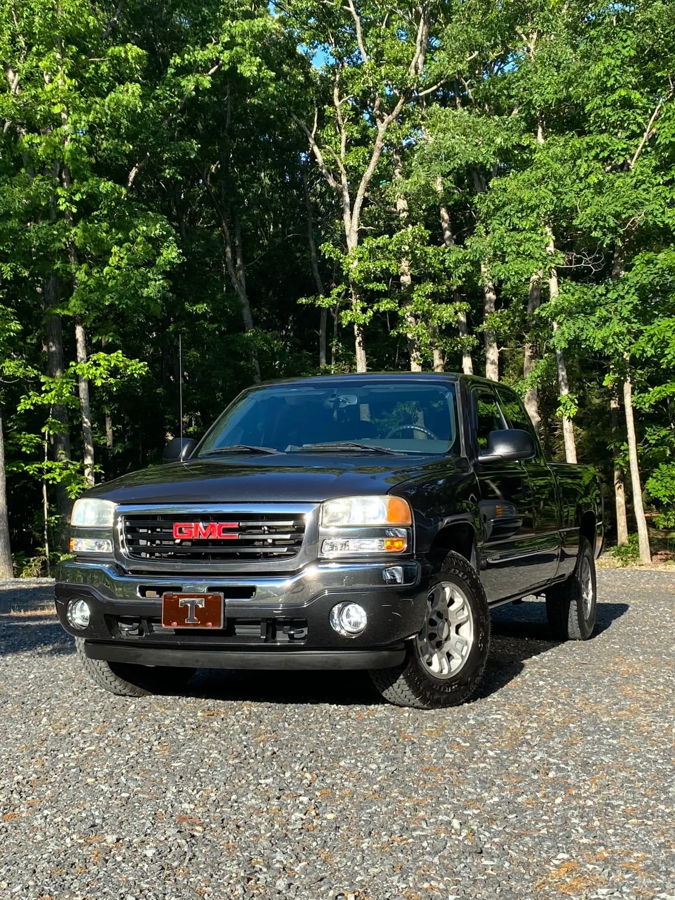 Blake's 2005 GMC Sierra 1500 Z71 with Flatlaw 127H Train Horn Kit overview photo 1