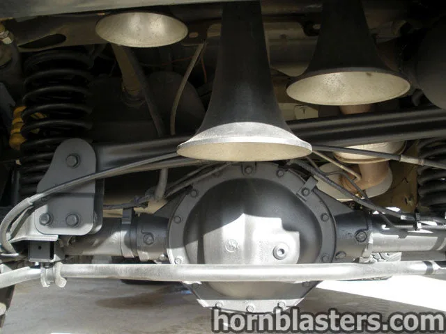 Robert's 2007 Hummer H2 Train Horn Install
