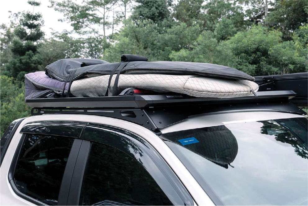 RuggedLine HD and platform carrying surfboarfs on the roof