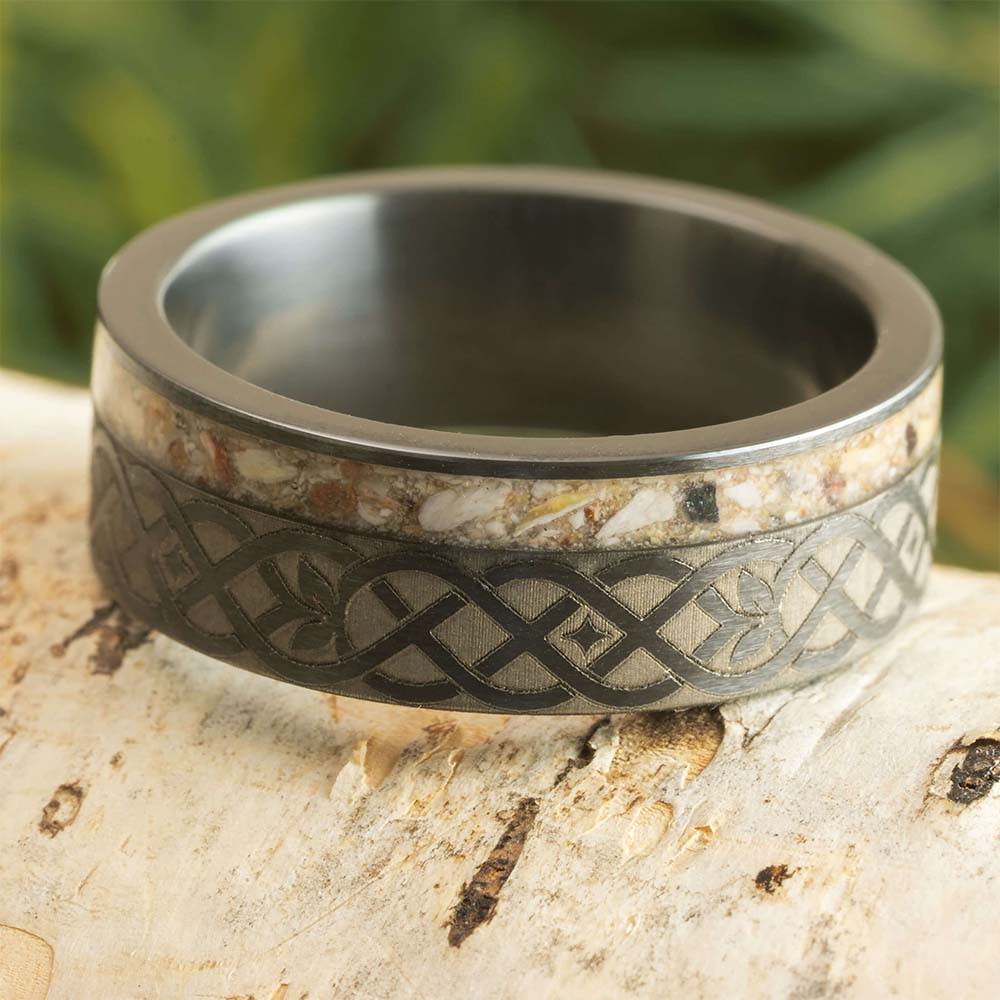 Pet ash memorial ring with Celtic engraving