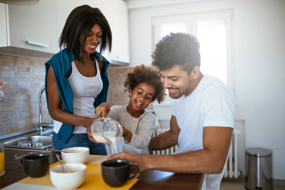 family-eating-vegan-food